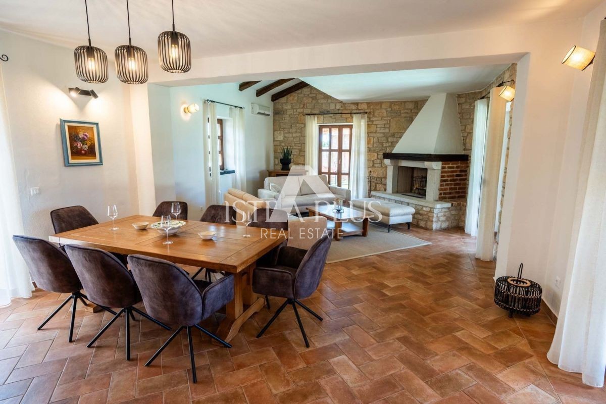 Sveti Lovreč in vendita complesso di 9 ville di lusso in pietra