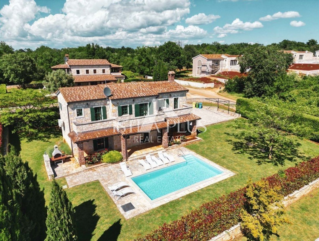 Sveti Lovreč in vendita complesso di 9 ville di lusso in pietra