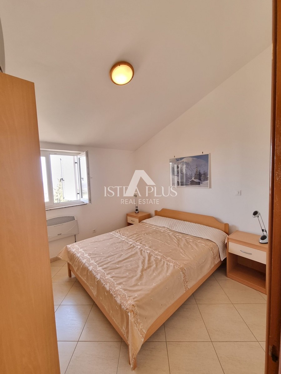 Appartamento nel centro di 2 camere da letto + galleria, con vista mare aperta!