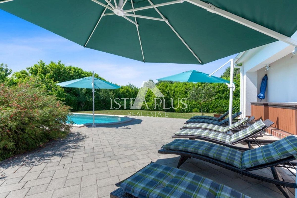 Villa con piscina e benessere