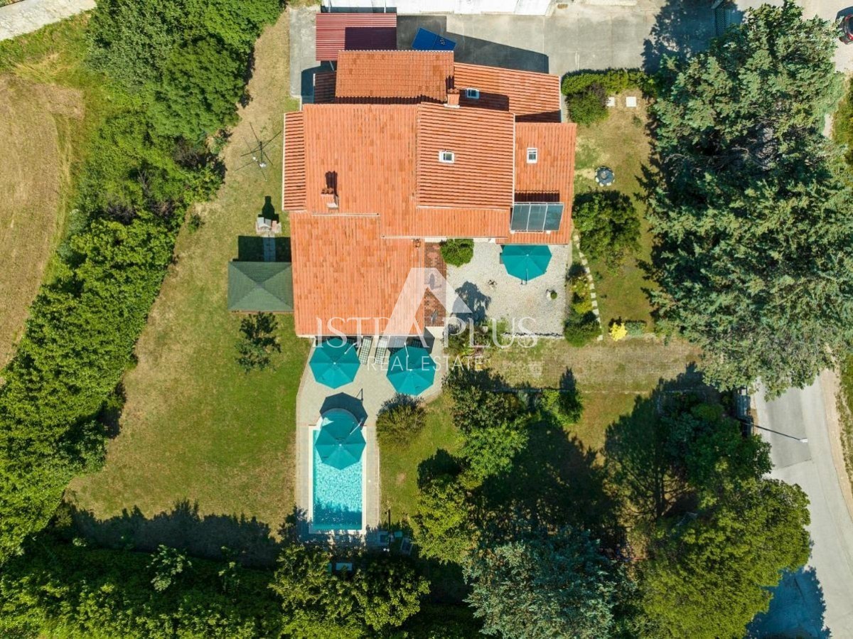 Villa con piscina e benessere