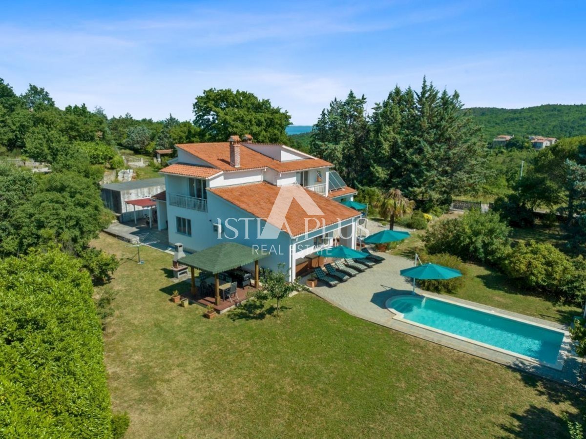 Villa con piscina e benessere