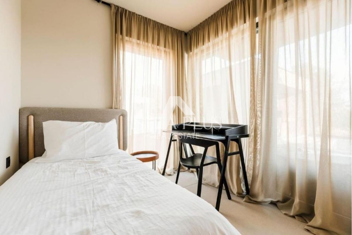 Lussuosa villa moderna con piscina, a 900 metri dal mare!