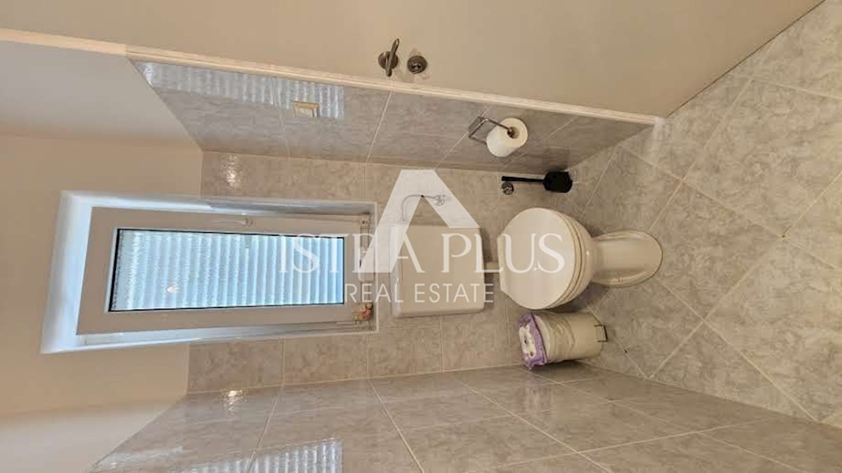 Casa ai margini del villaggio con vista sul mare - intorno a Parenzo