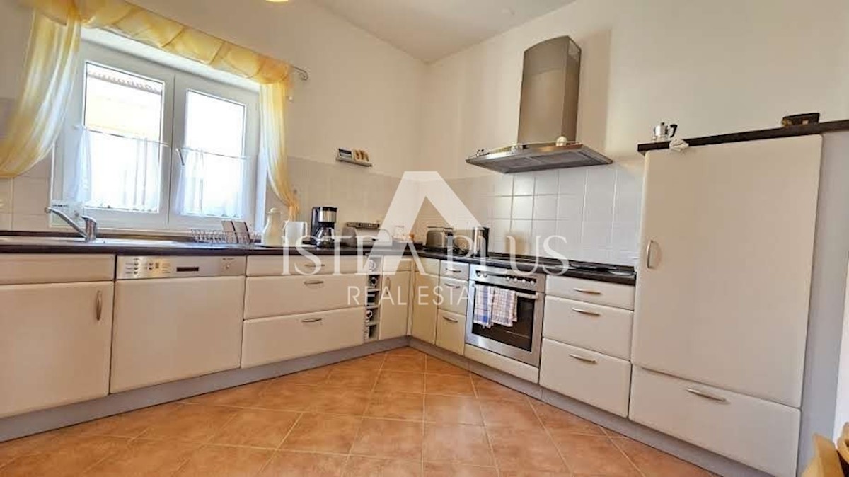 Casa ai margini del villaggio con vista sul mare - intorno a Parenzo