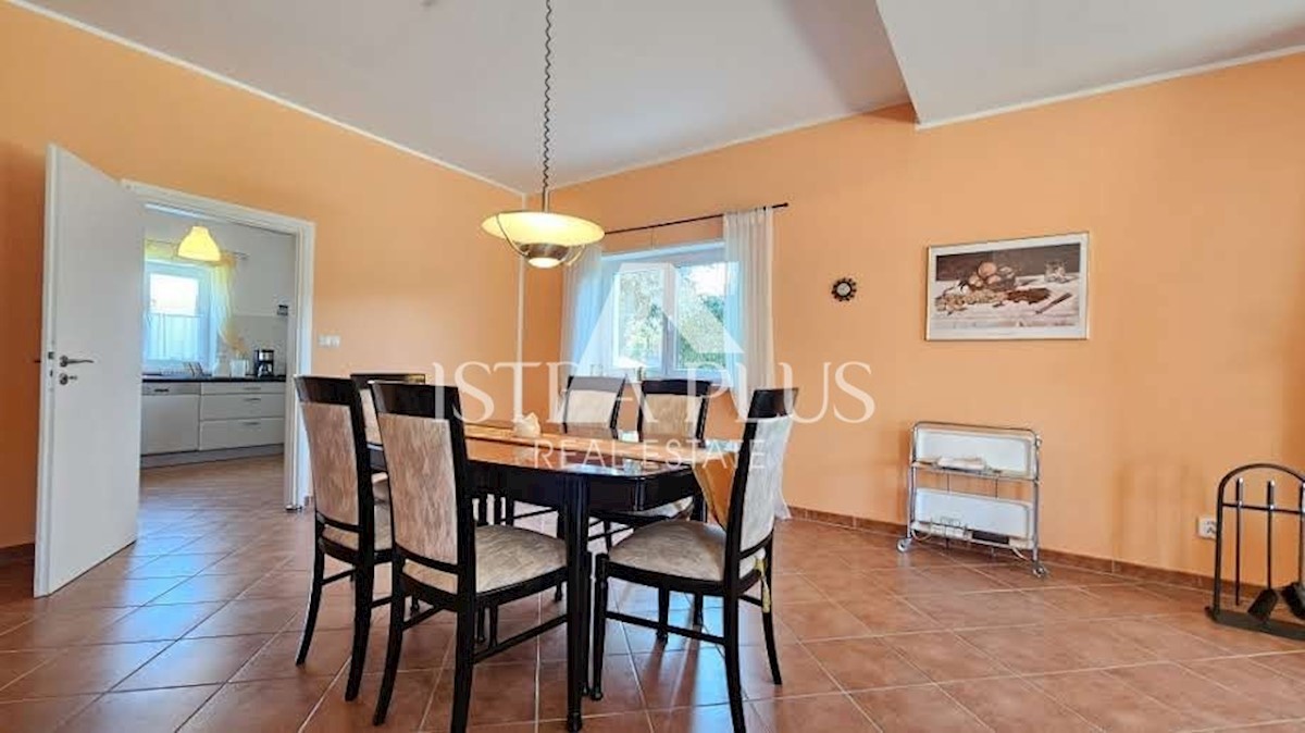Casa ai margini del villaggio con vista sul mare - intorno a Parenzo