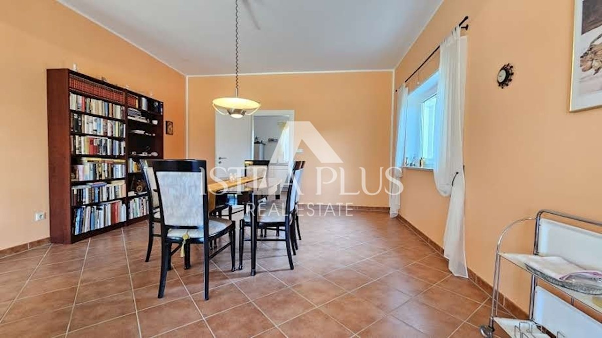 Casa ai margini del villaggio con vista sul mare - intorno a Parenzo