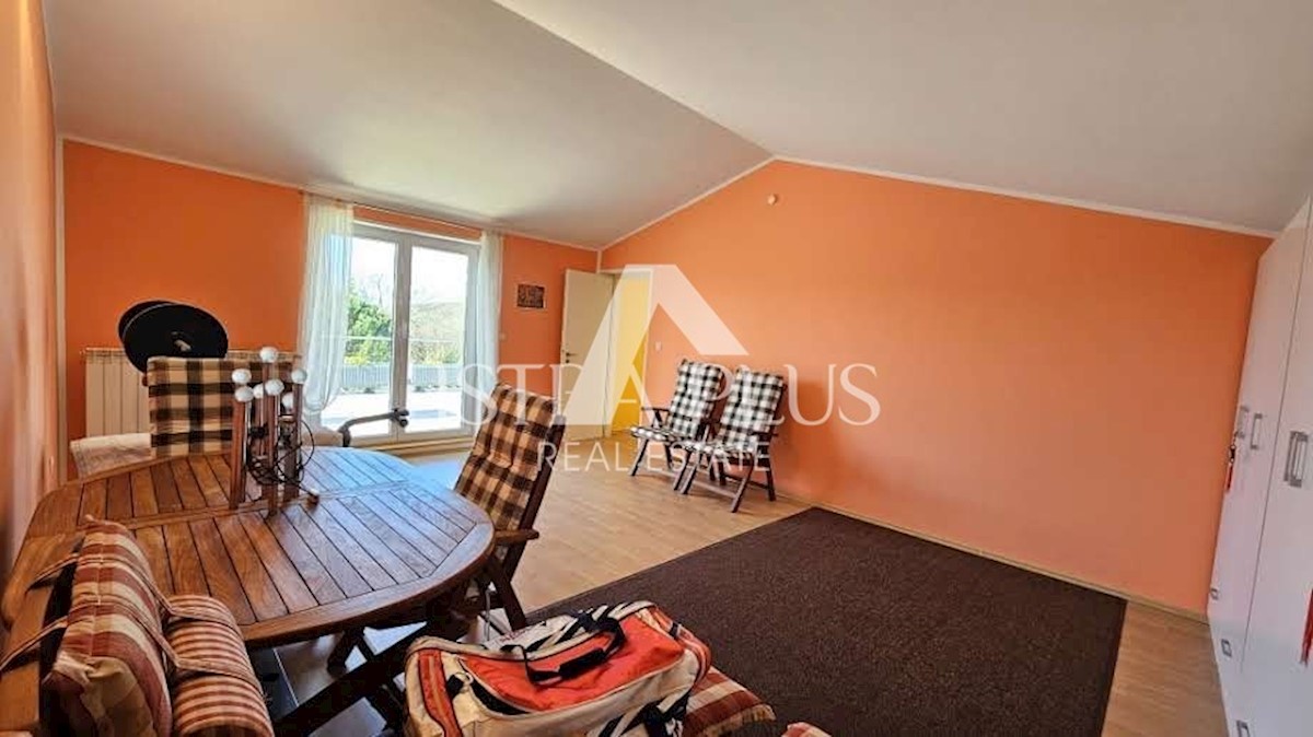 Casa ai margini del villaggio con vista sul mare - intorno a Parenzo