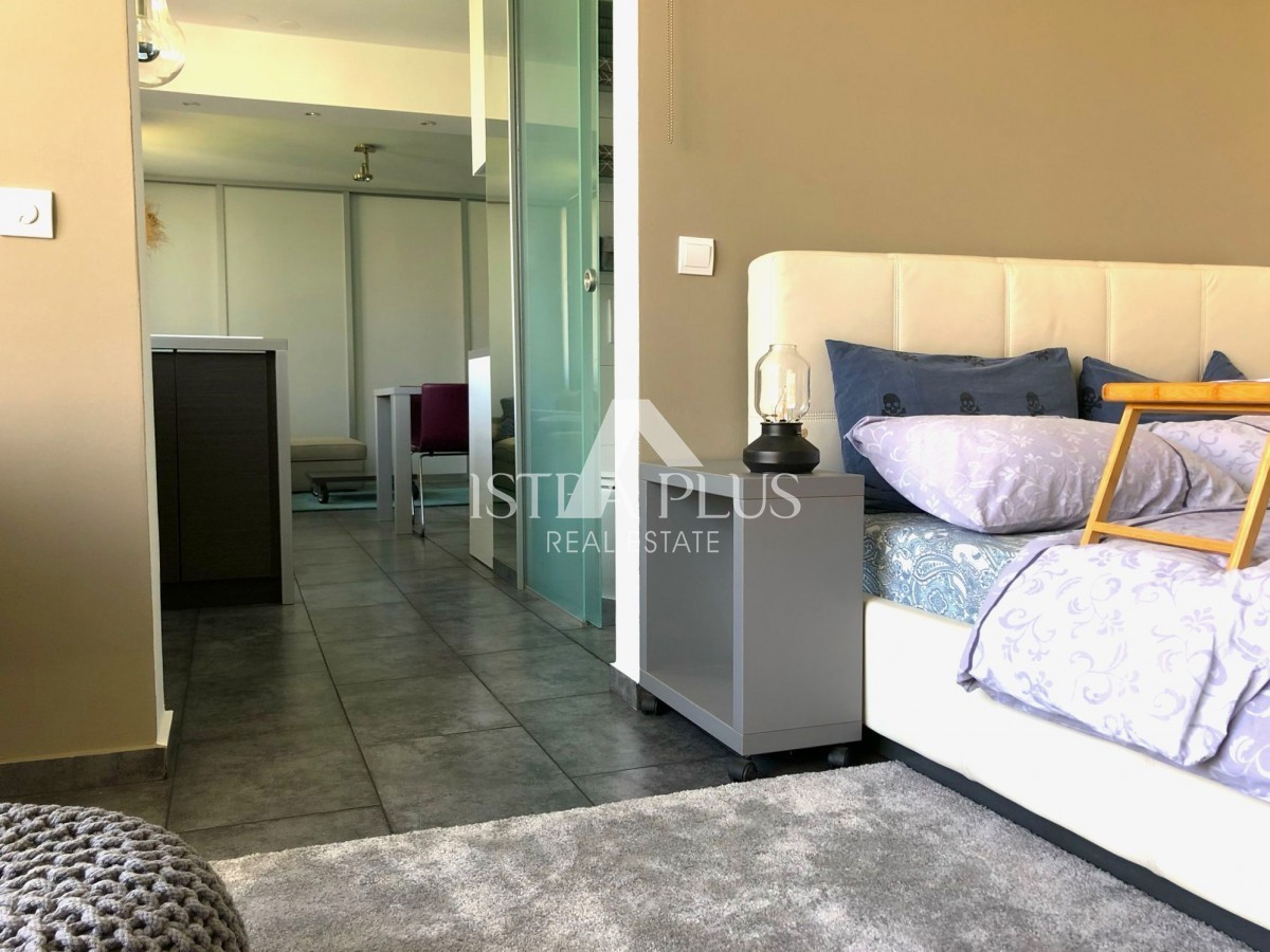 Istria, Červar Porat - Appartamento splendidamente decorato al 2° piano a 30 metri dal mare!!