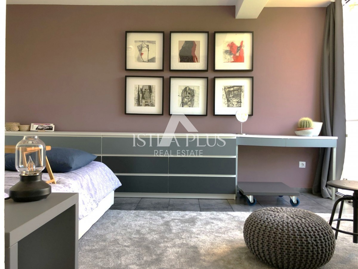 Istria, Červar Porat - Appartamento splendidamente decorato al 2° piano a 30 metri dal mare!!