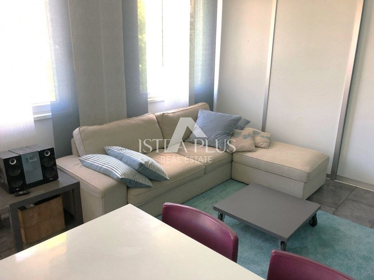 Istria, Červar Porat - Appartamento splendidamente decorato al 2° piano a 30 metri dal mare!!