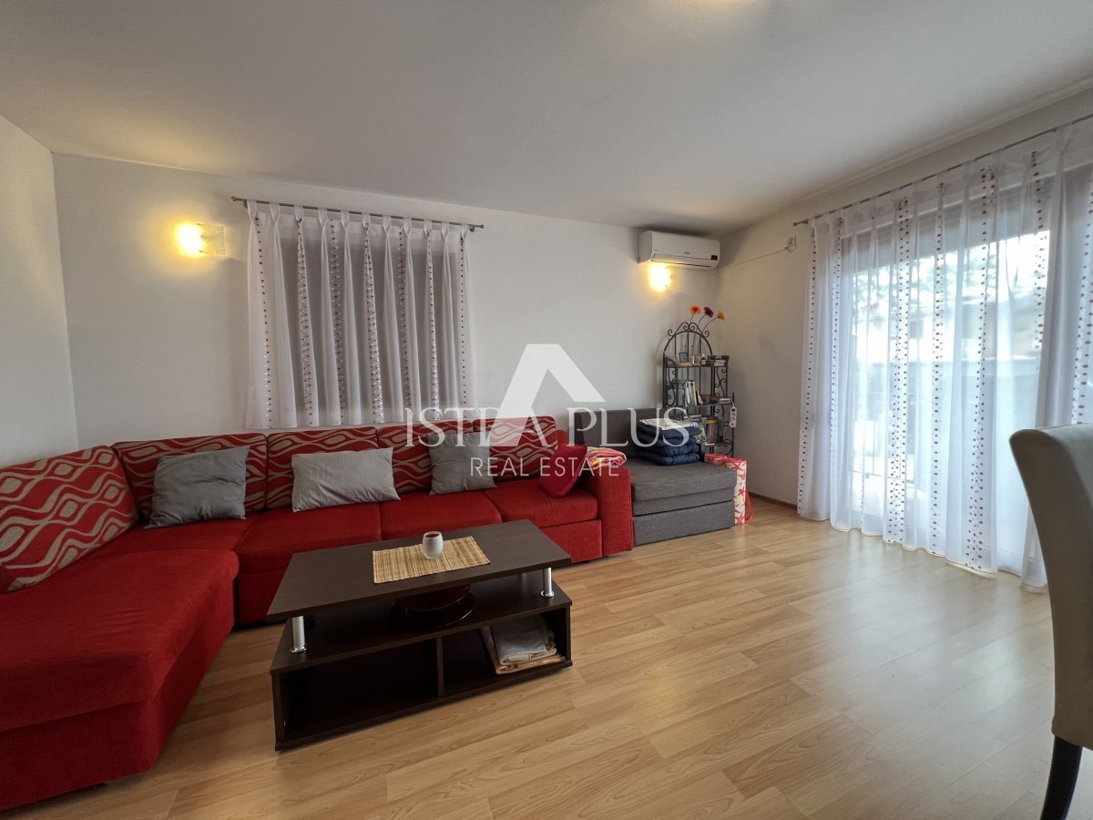 OCCASIONE!! Bellissima casa indipendente con piscina vicino a Parenzo!!
