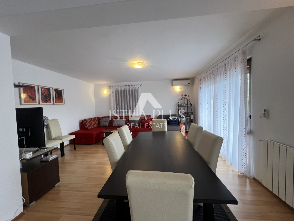 OCCASIONE!! Bellissima casa indipendente con piscina vicino a Parenzo!!