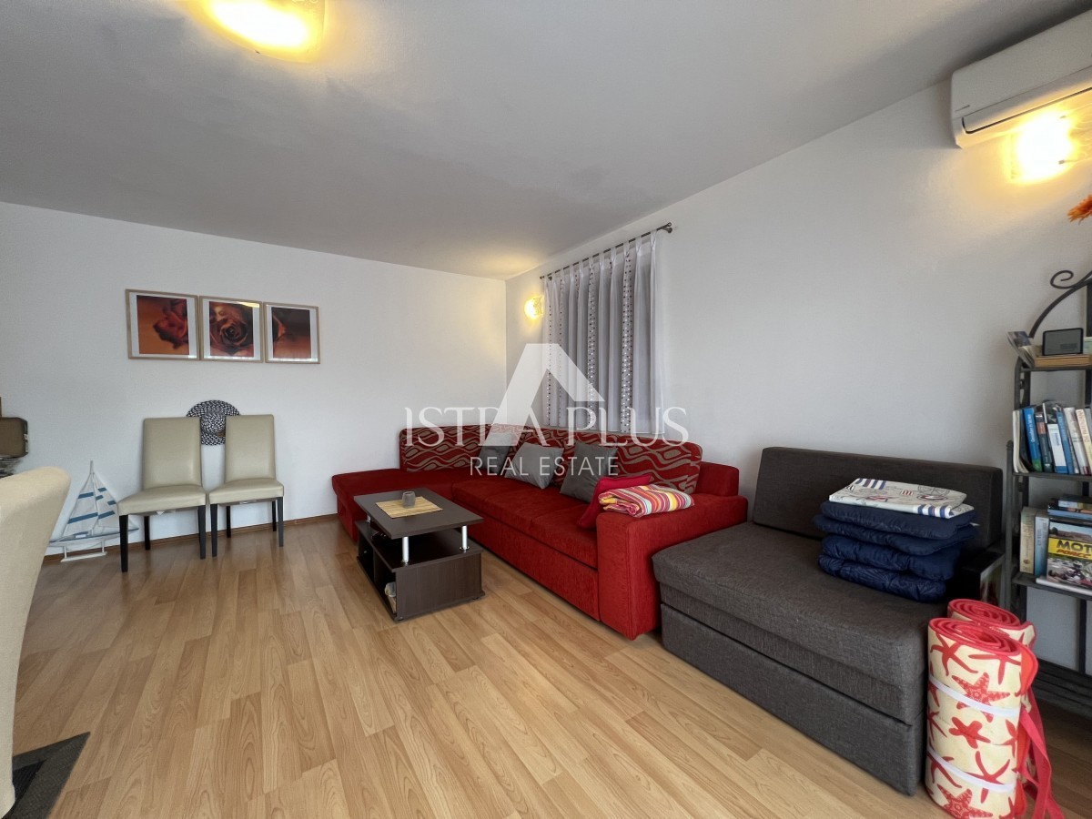 OCCASIONE!! Bellissima casa indipendente con piscina vicino a Parenzo!!