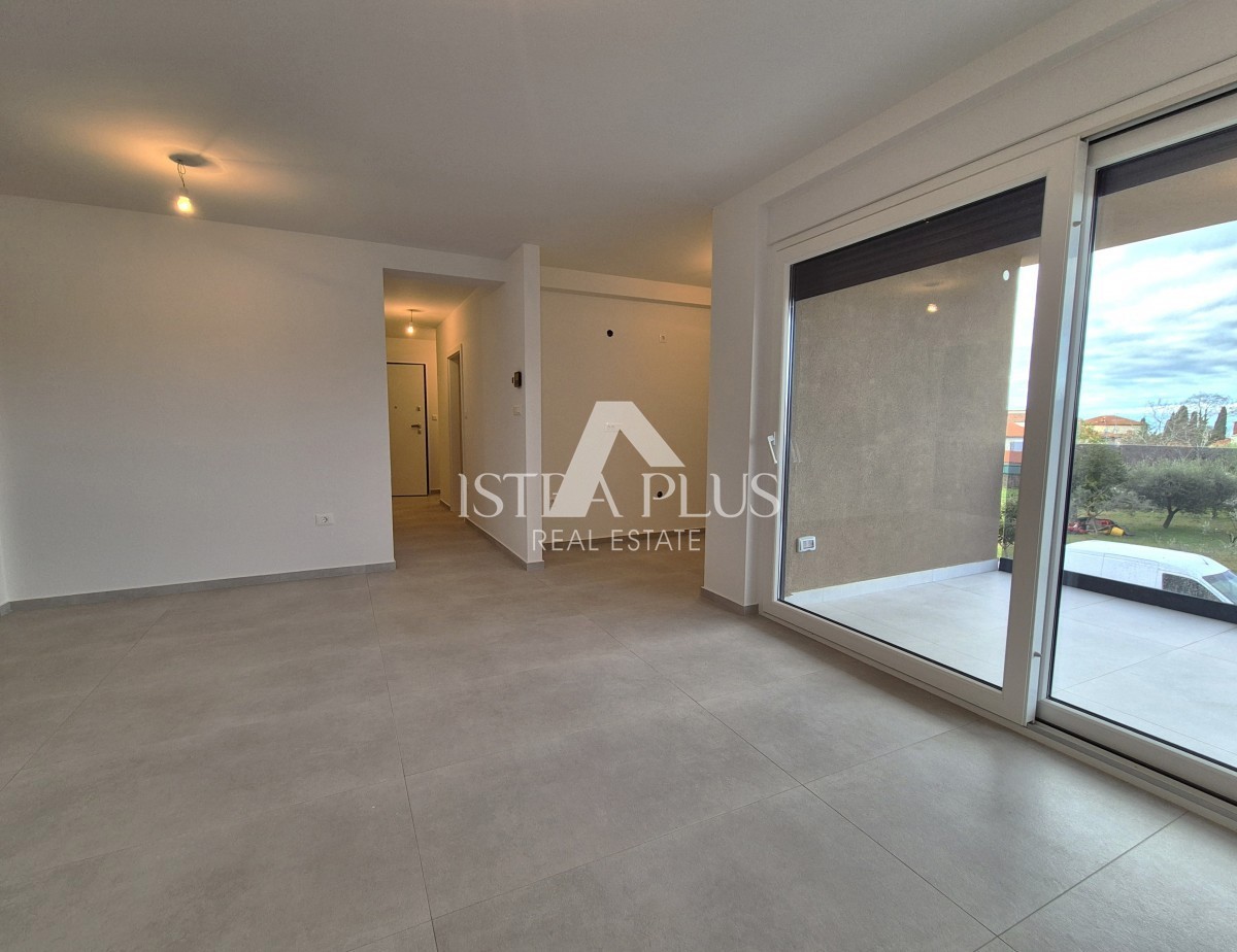 Istria, zona Parenzo a 1500 m dal mare - Appartamento in un nuovo edificio con ascensore al 1° piano con due camere da letto