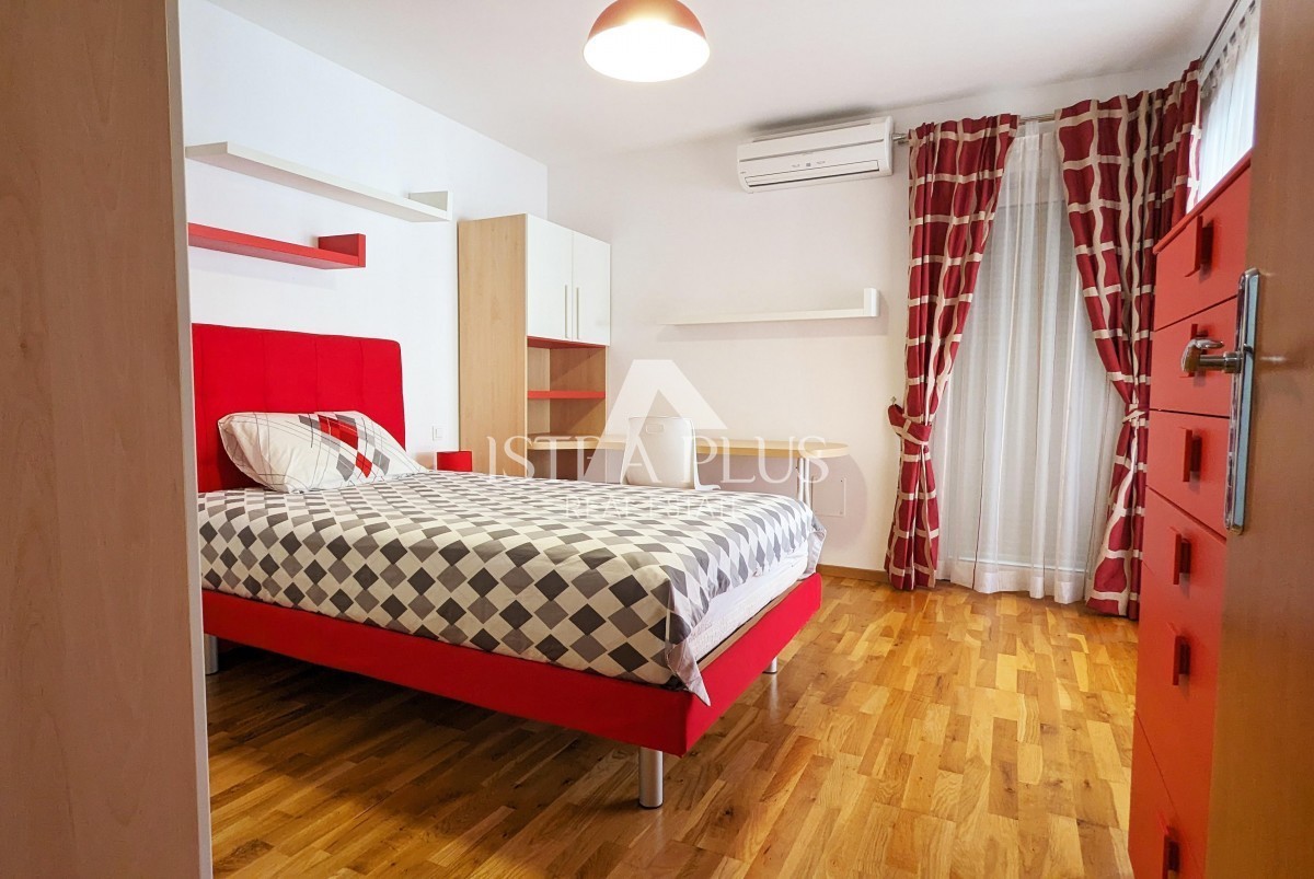 Parenzo, appartamento in ottima posizione a 300 m dal mare