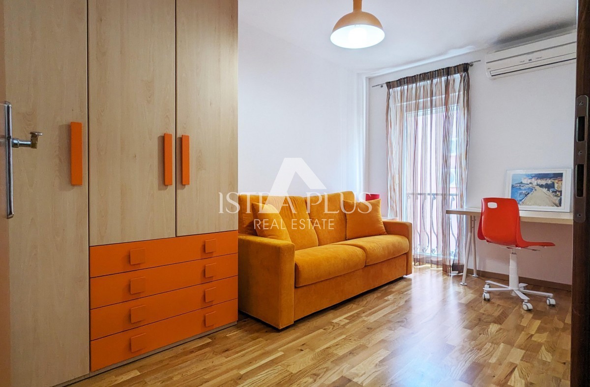 Parenzo, appartamento in ottima posizione a 300 m dal mare