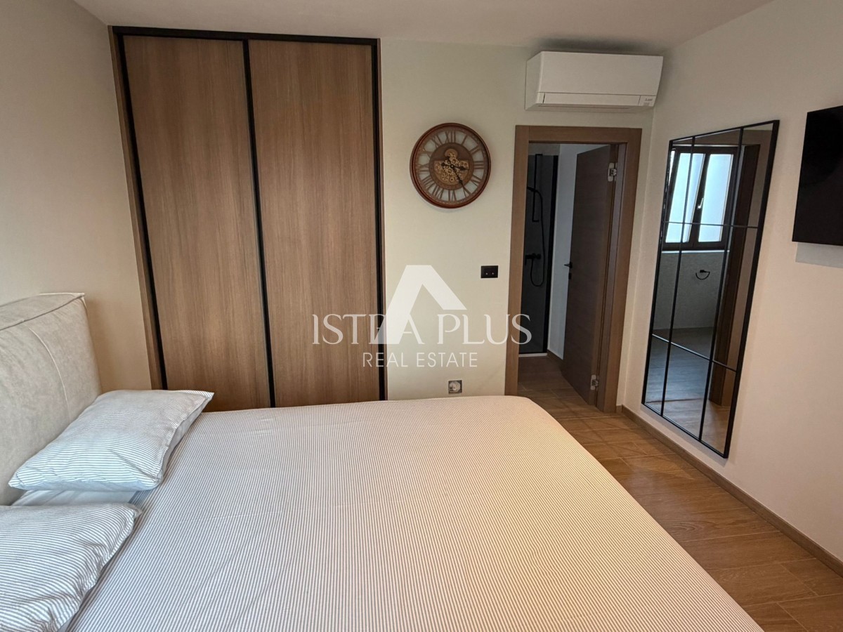 Istria, zona di Parenzo, casa in pietra ristrutturata con piscina - bellezza senza tempo e comfort moderno