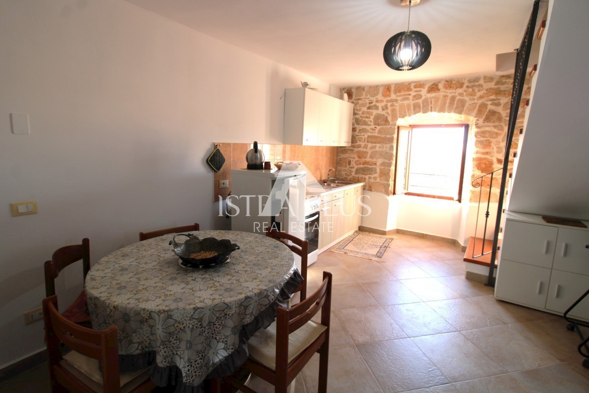 Casa in pietra ristrutturata e splendidamente decorata - vicino a Parenzo
