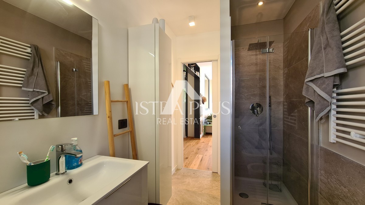 Moderna casa a un piano in una posizione tranquilla - nei dintorni di Parenzo