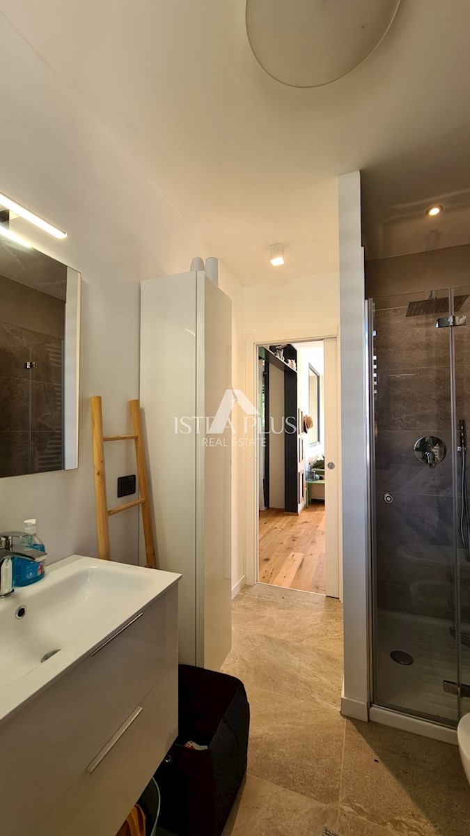 Moderna casa a un piano in una posizione tranquilla - nei dintorni di Parenzo