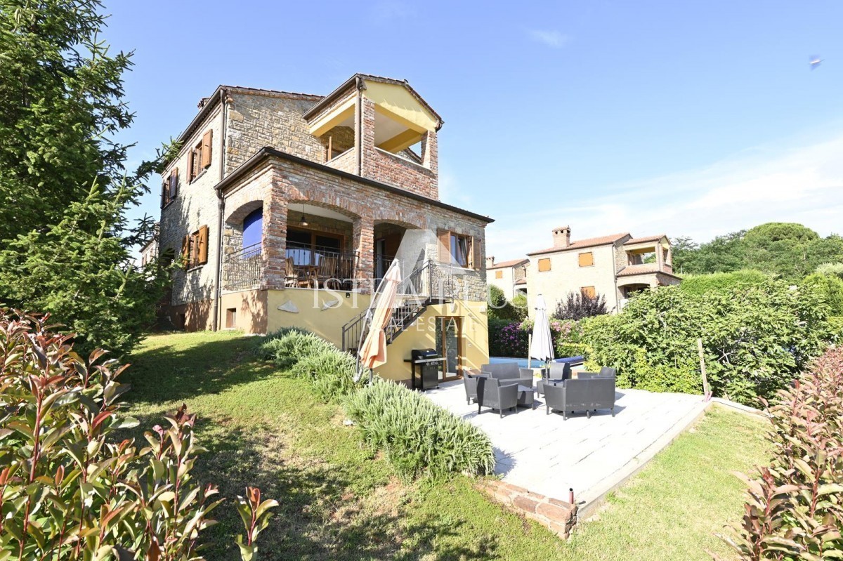 Casa rustica con piscina vicino a Parenzo, VISTA MARE!