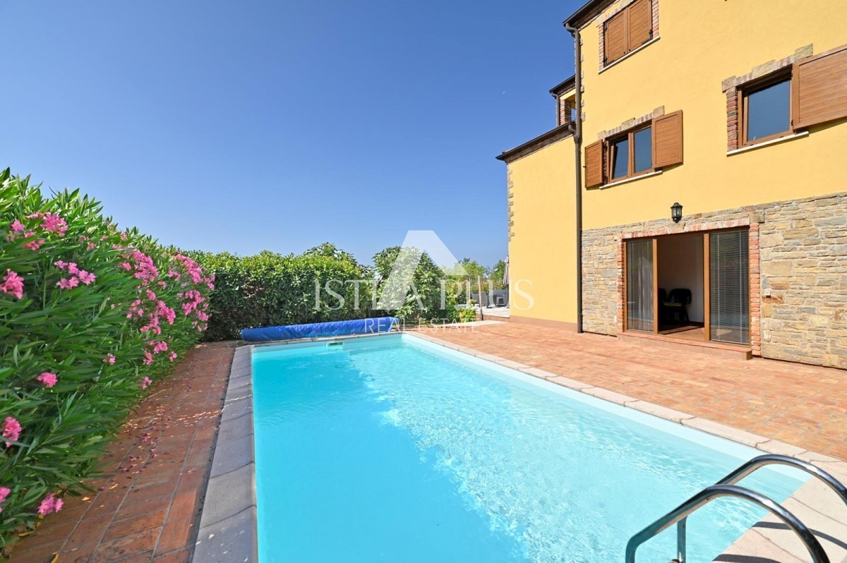 Casa rustica con piscina vicino a Parenzo, VISTA MARE!