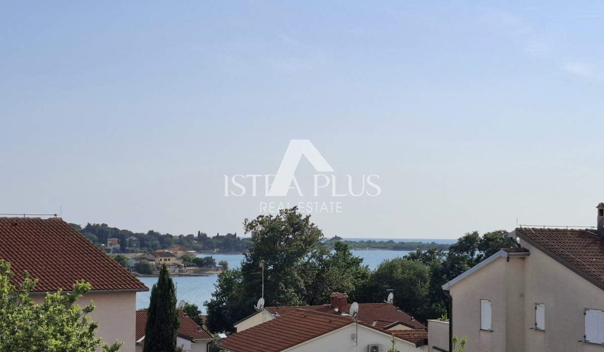 Istria, Cittanova - appartamento con vista mare a 100 m dal mare