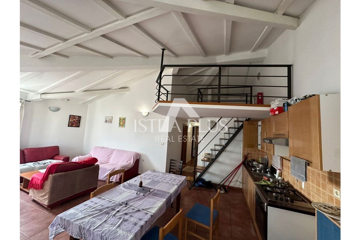 Istria, Cittanova - appartamento con vista mare a 100 m dal mare