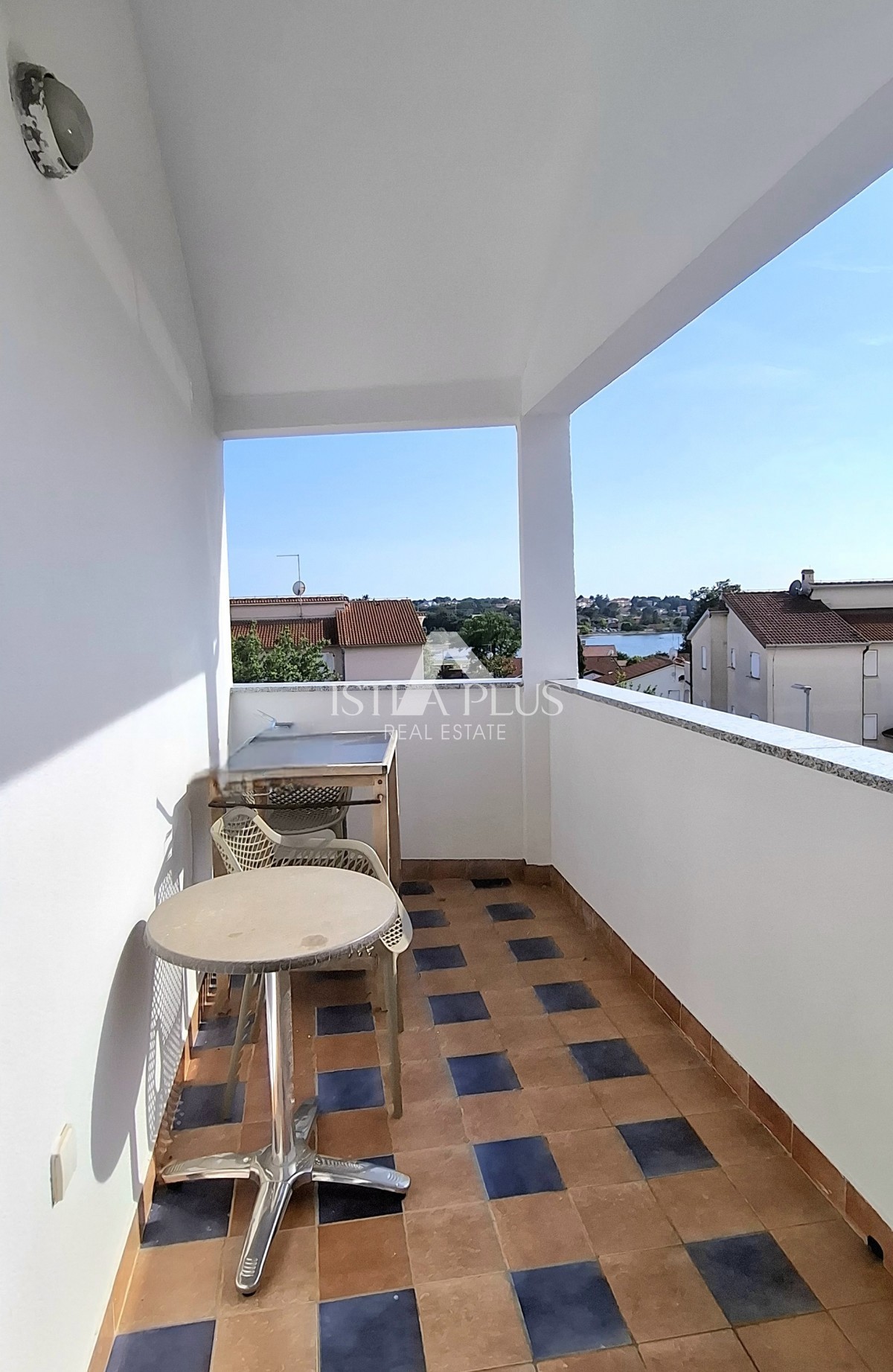 Istria, Cittanova - appartamento con vista mare a 100 m dal mare