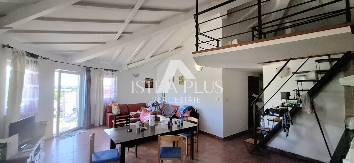 Istria, Cittanova - appartamento con vista mare a 100 m dal mare
