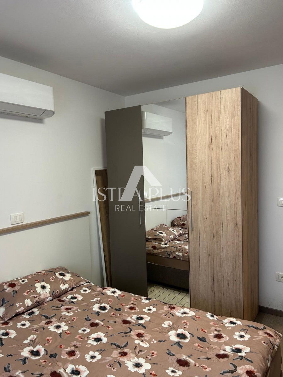 Occasione, appartamento a Parenzo, piano terra con cortile, a 850 m dal mare!!