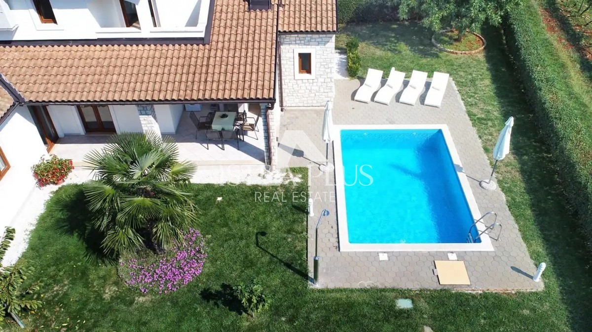 Istria, zona di Parenzo - Bellissima casa indipendente con piscina e vista sul paesaggio istriano!
