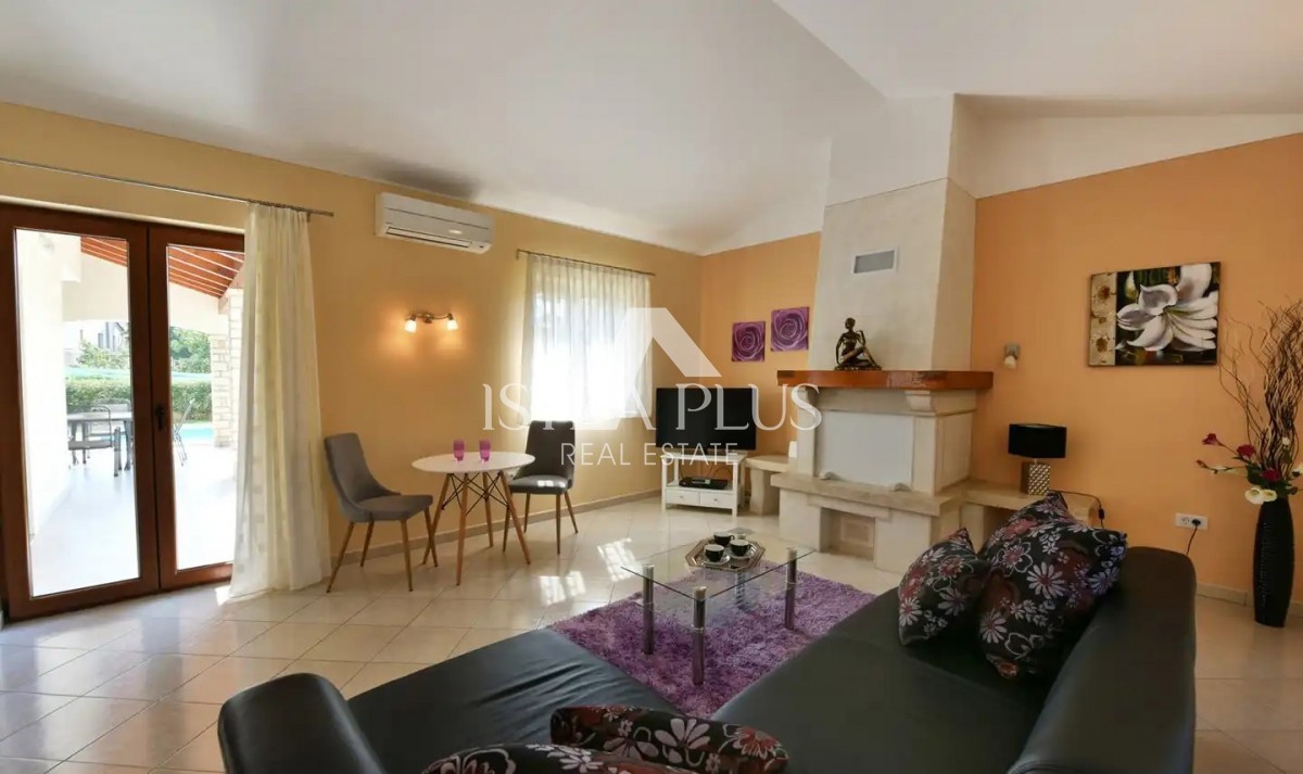 Istria, zona di Parenzo - Bellissima casa indipendente con piscina e vista sul paesaggio istriano!