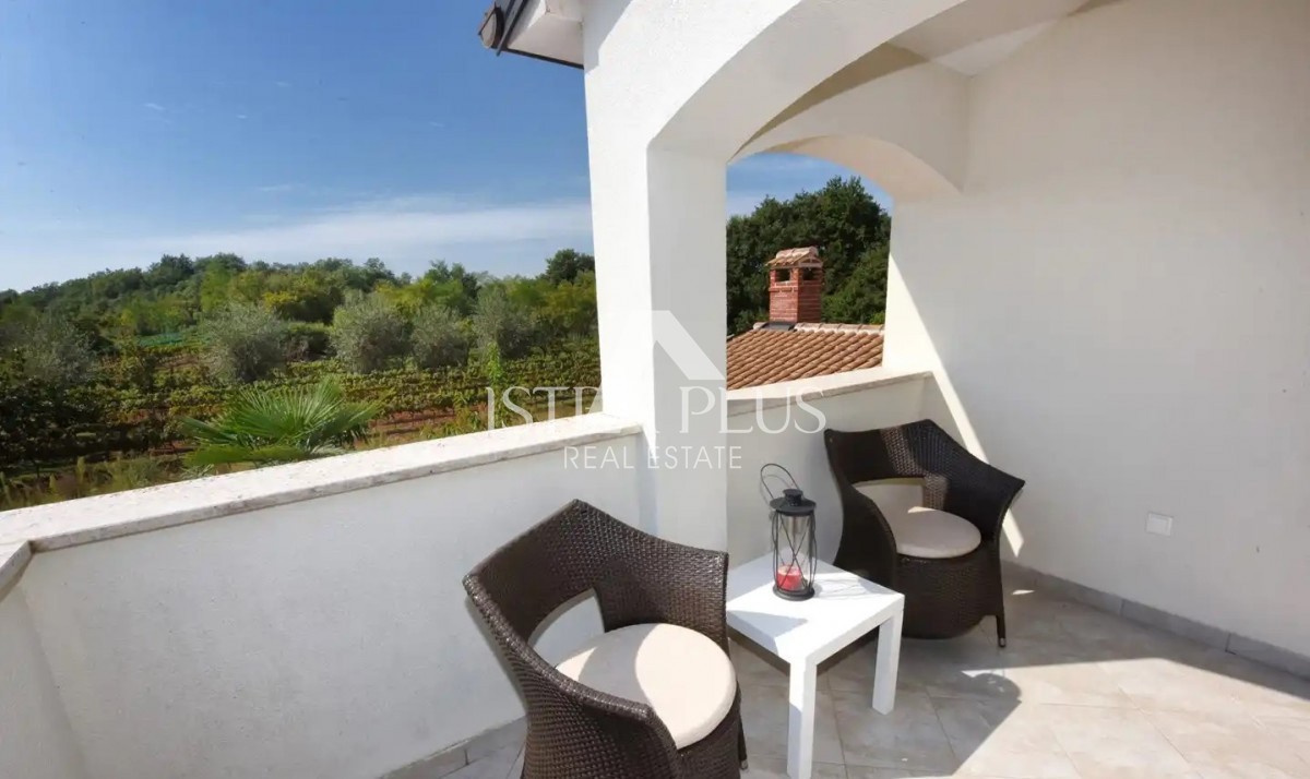 Istria, zona di Parenzo - Bellissima casa indipendente con piscina e vista sul paesaggio istriano!