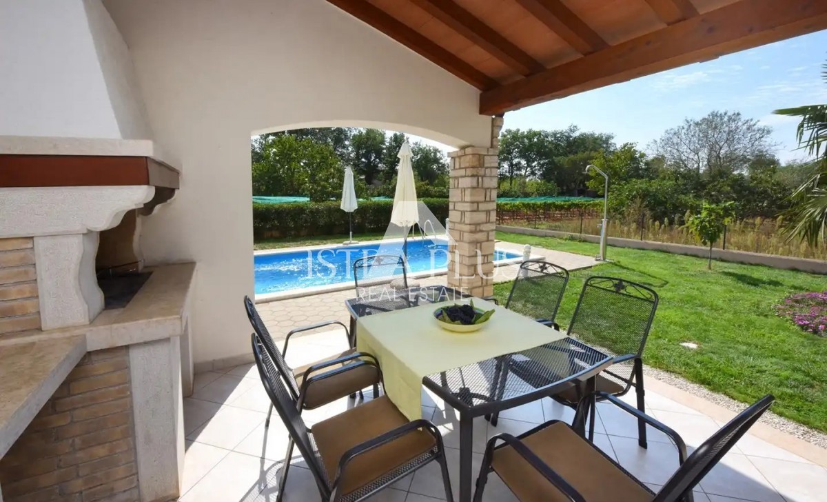 Istria, zona di Parenzo - Bellissima casa indipendente con piscina e vista sul paesaggio istriano!