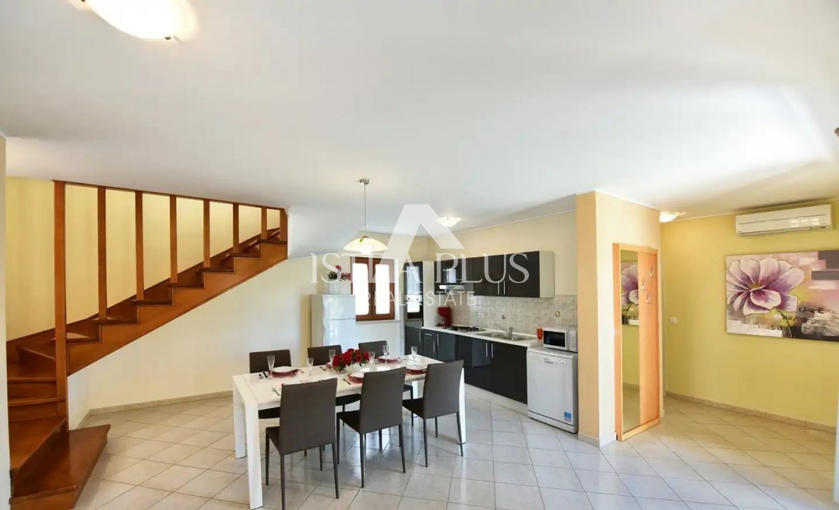 Istria, zona di Parenzo - Bellissima casa indipendente con piscina e vista sul paesaggio istriano!