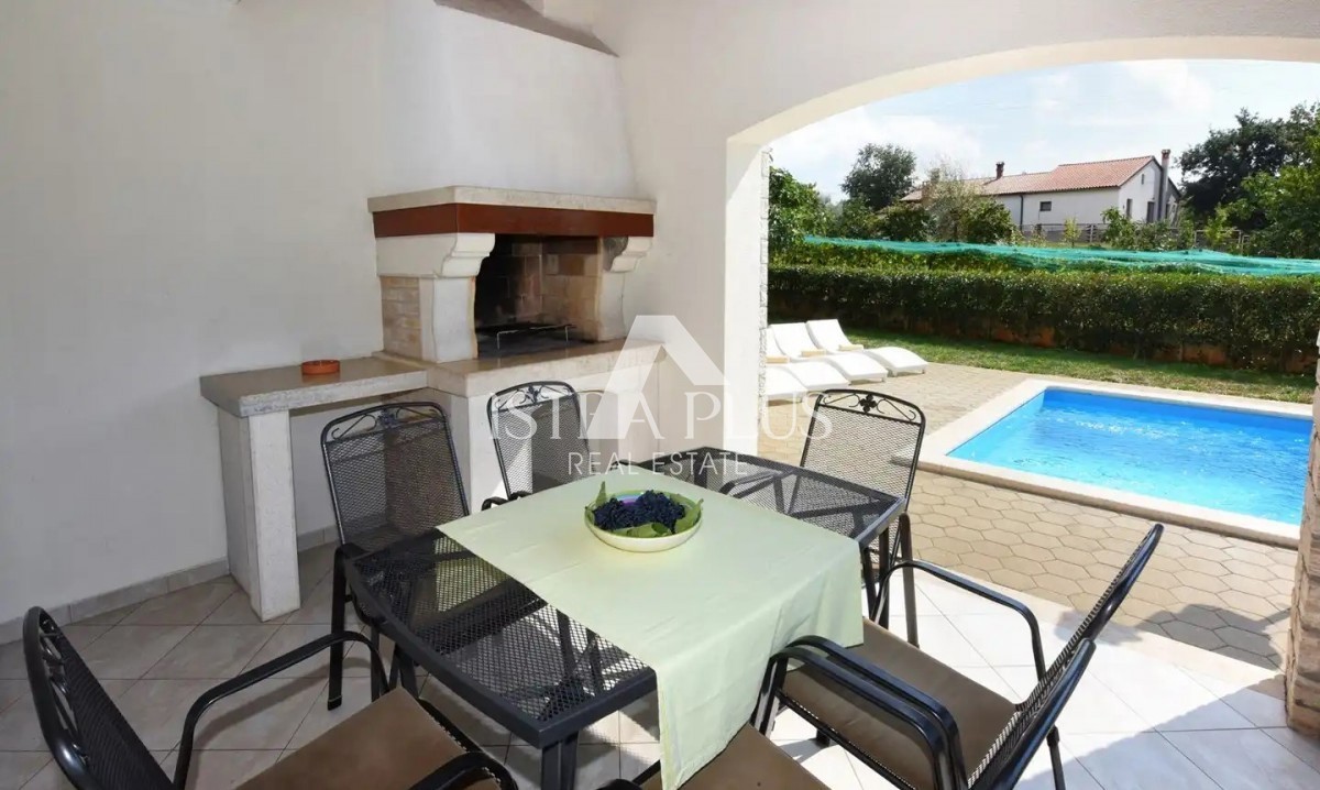 Istria, zona di Parenzo - Bellissima casa indipendente con piscina e vista sul paesaggio istriano!