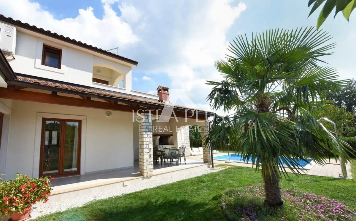 Istria, zona di Parenzo - Bellissima casa indipendente con piscina e vista sul paesaggio istriano!