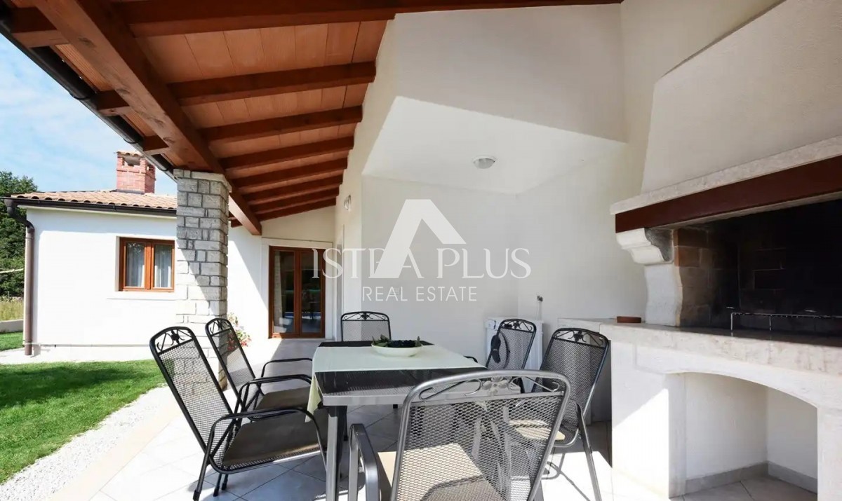 Istria, zona di Parenzo - Bellissima casa indipendente con piscina e vista sul paesaggio istriano!