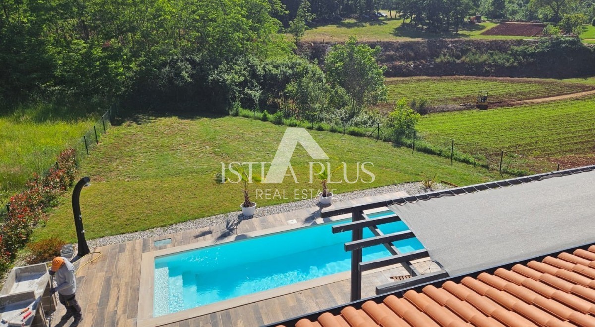 Istria, zona di Visignano - Casa familiare in posizione tranquilla immersa nella natura