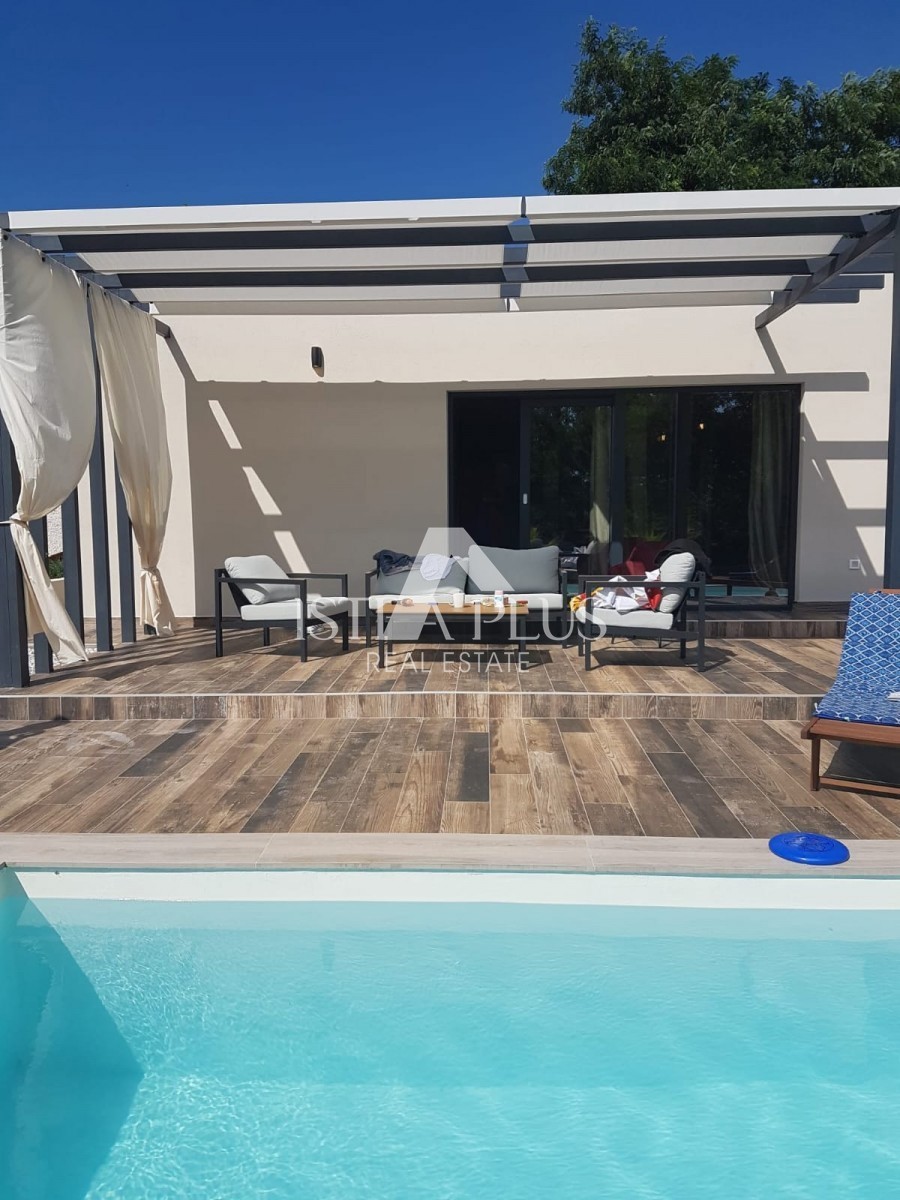 Istria, zona di Visignano - Casa familiare in posizione tranquilla immersa nella natura