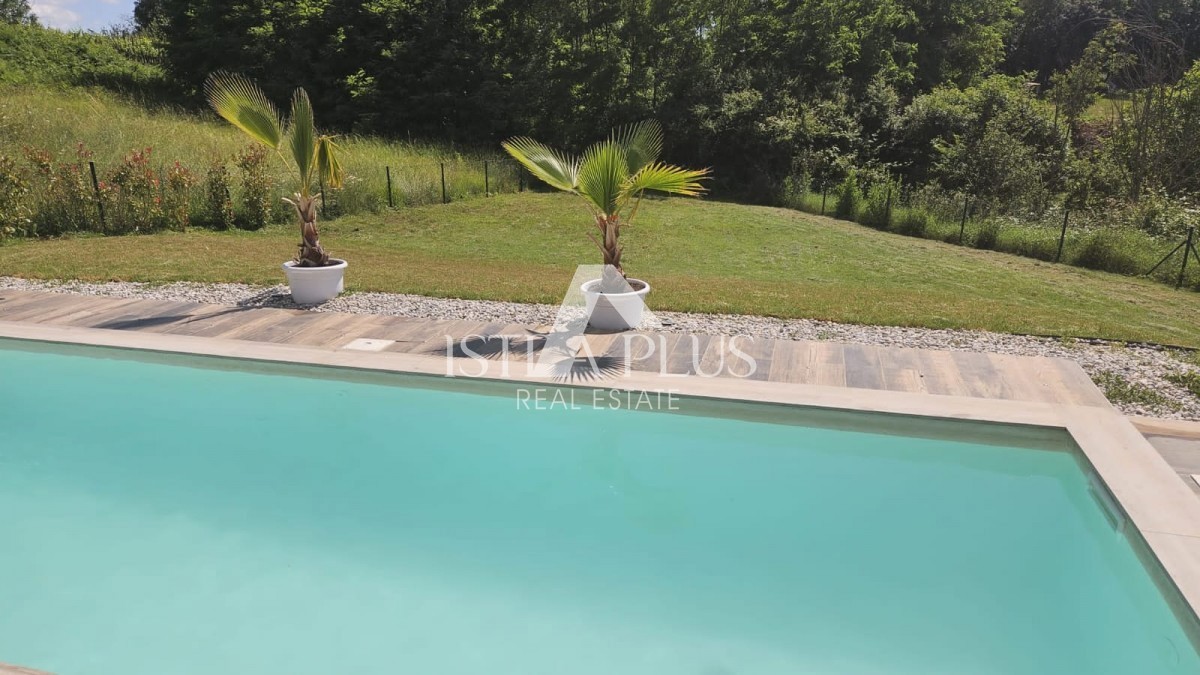 Istria, zona di Visignano - Casa familiare in posizione tranquilla immersa nella natura