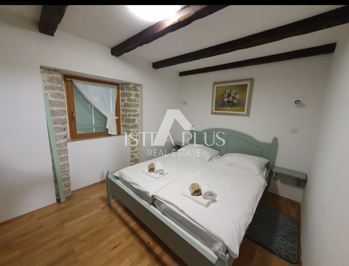 Casa in pietra con piscina + appartamento, Vista al Montona