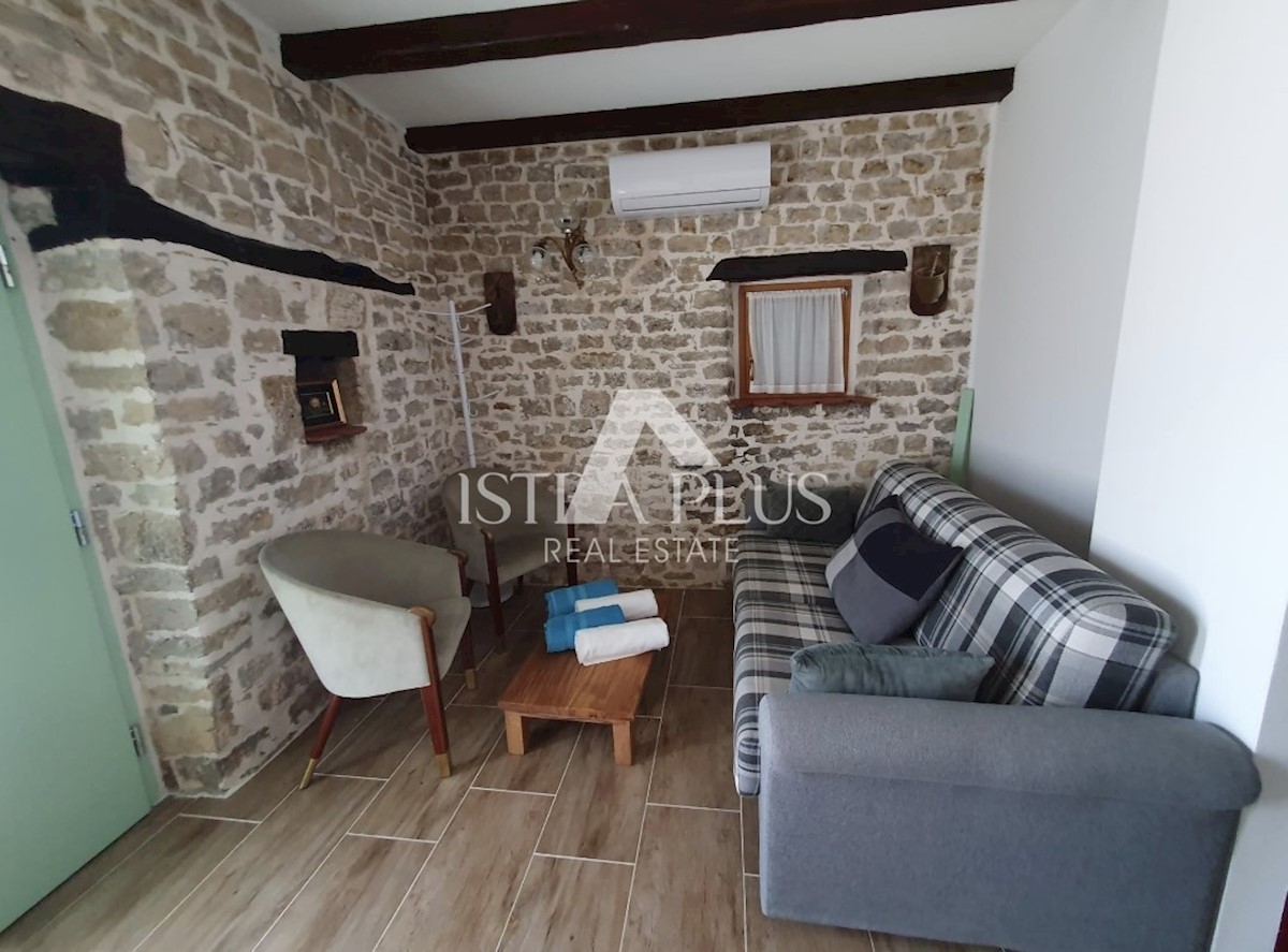 Casa in pietra con piscina + appartamento, Vista al Montona