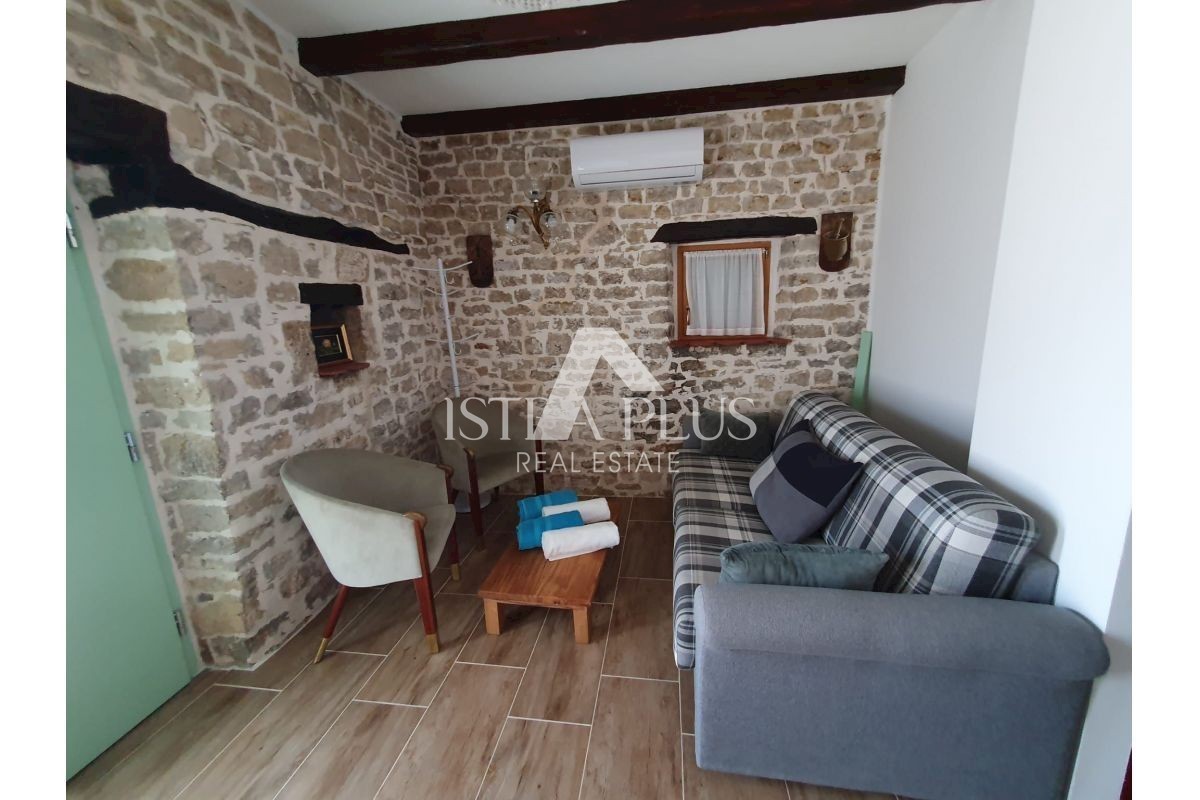 Casa in pietra con piscina + appartamento, Vista al Montona