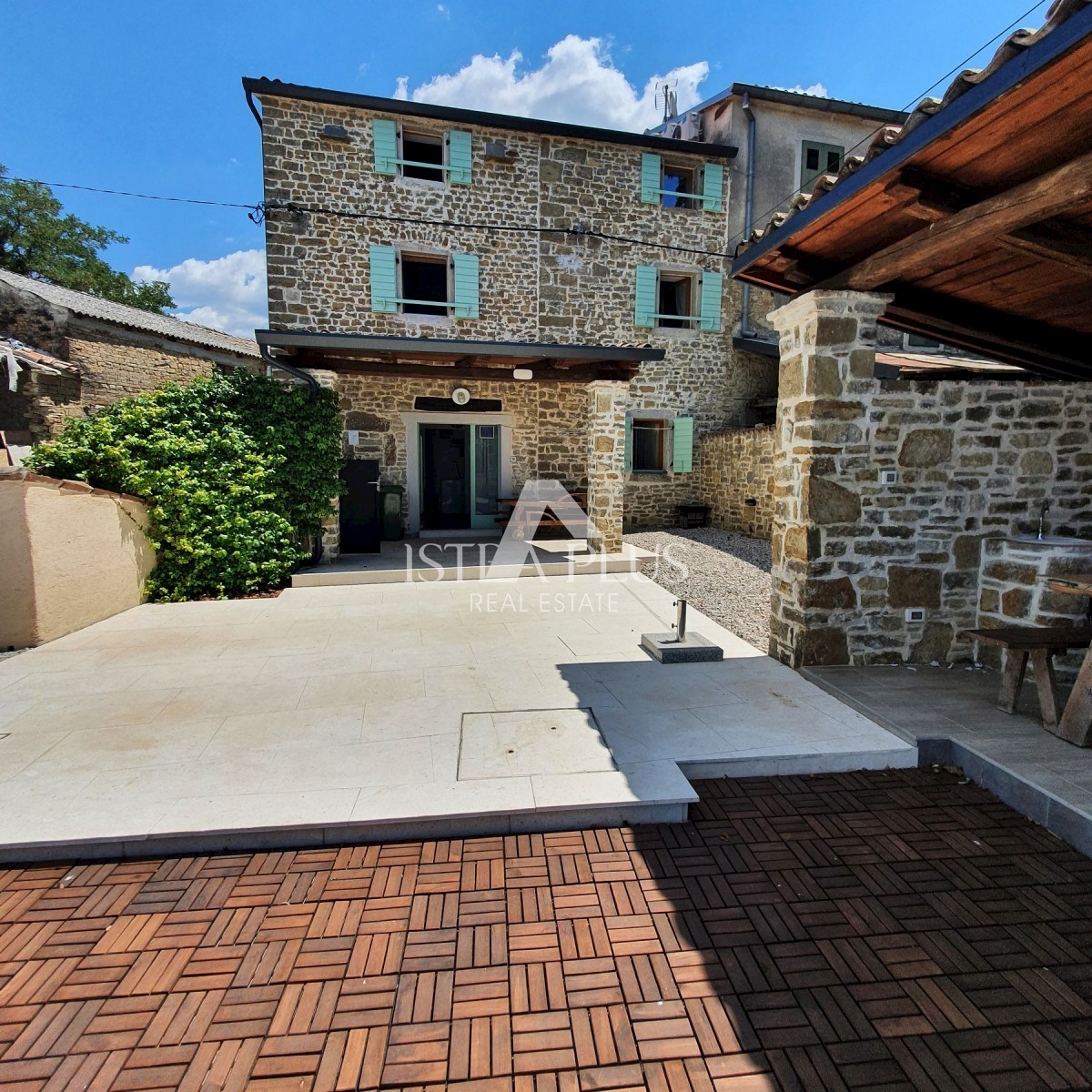 Casa in pietra con piscina + appartamento, Vista al Montona