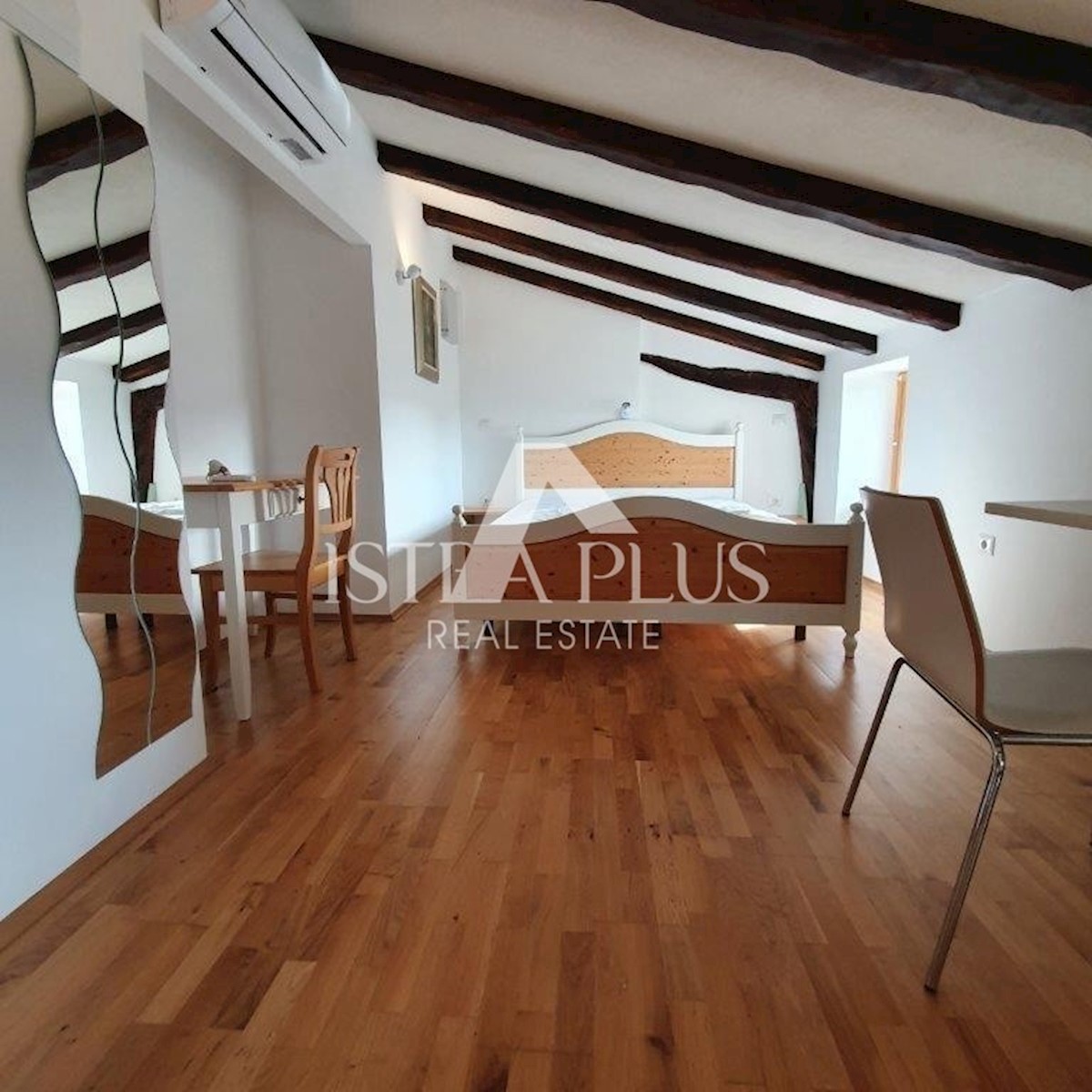 Casa in pietra con piscina + appartamento, Vista al Montona