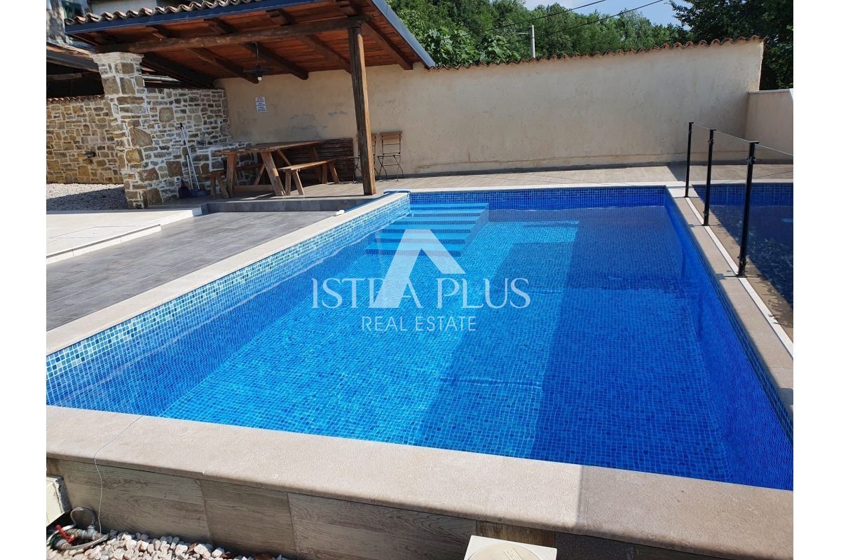 Casa in pietra con piscina + appartamento, Vista al Montona