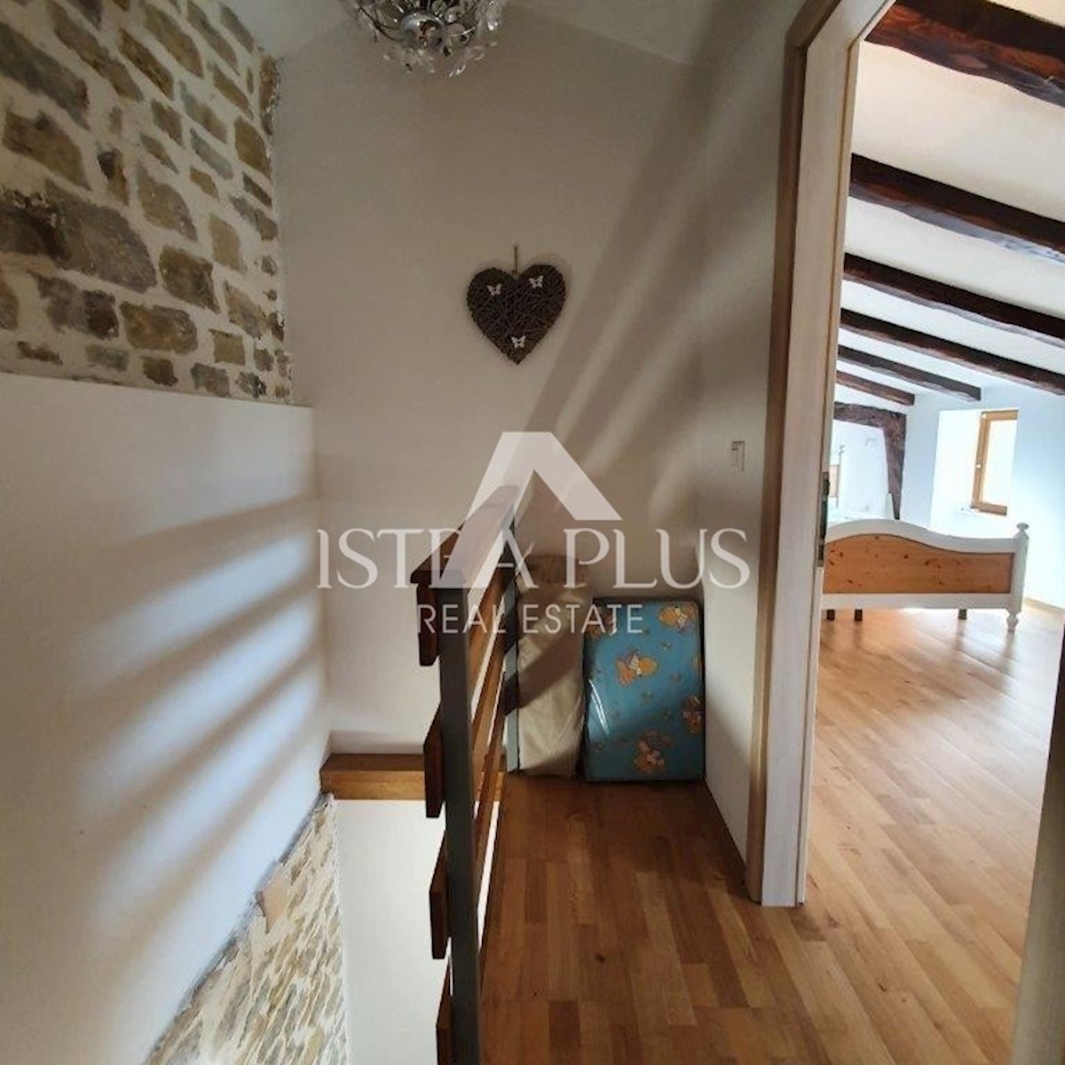 Casa in pietra con piscina + appartamento, Vista al Montona